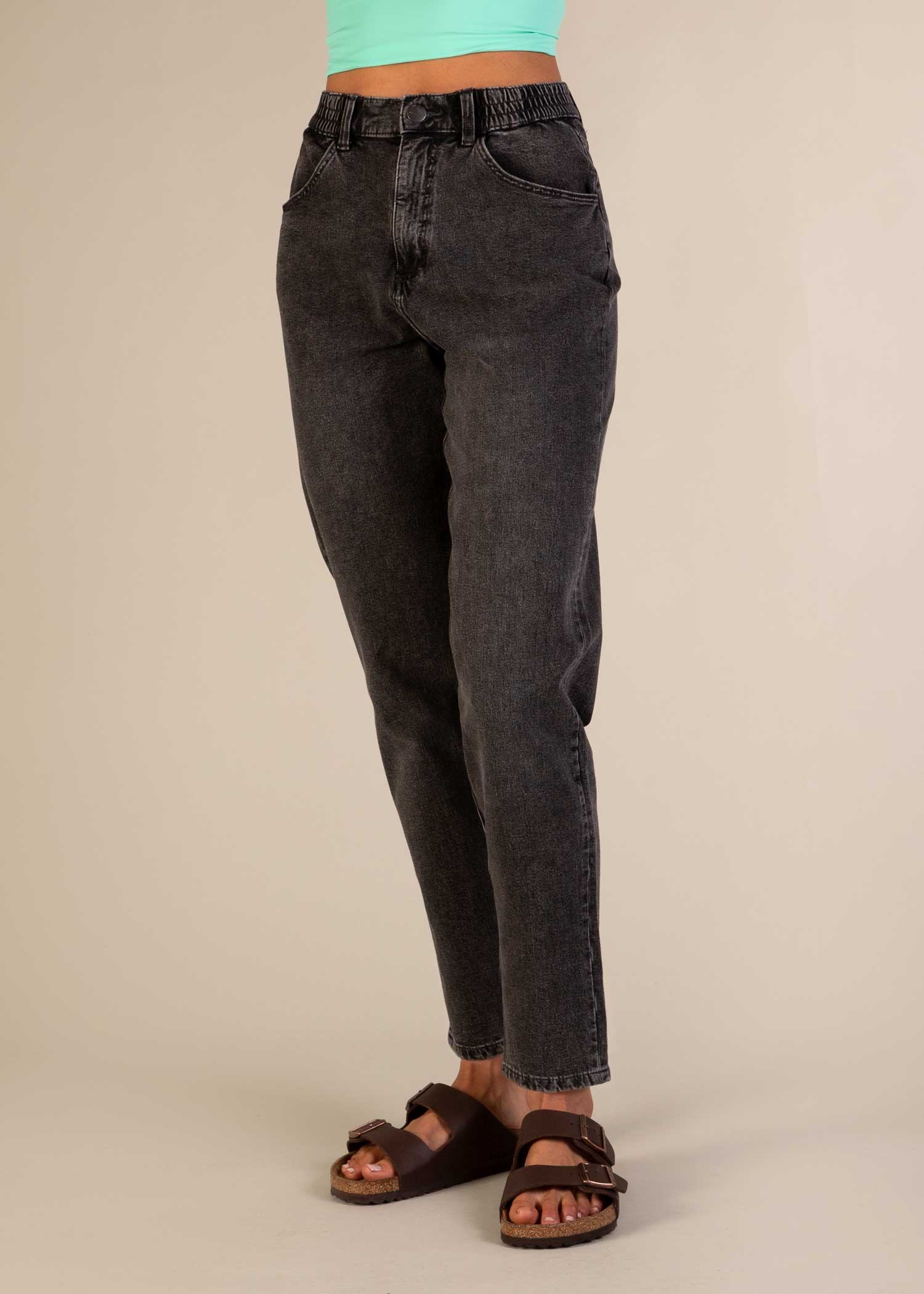 3RD ROCK Comfortable stretchy Denim Jeans - Natasha is 5ft 9" with a 25" waist, and is wearing a 28 RL. F