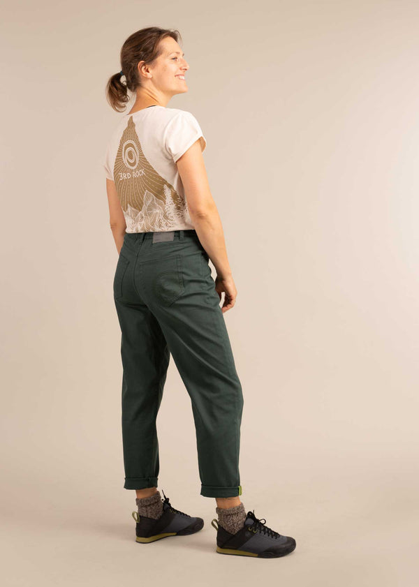 3RD ROCK Gaia Twill organic relaxed fit trousers - Jess is 5ft 8” with a  29" waist, 38" hips & a 32.5" inseam and is wearing a size 28RL.