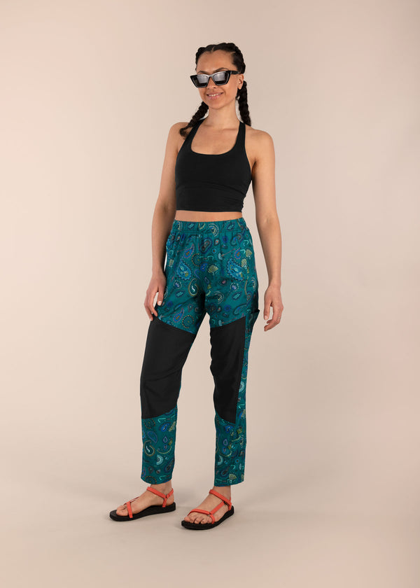 3RD ROCK high performance outdoor trousers - Aaliyah is 5ft8" with a 26" waist, 35" hips & a 33" inseam and is wearing a size 26RL. F