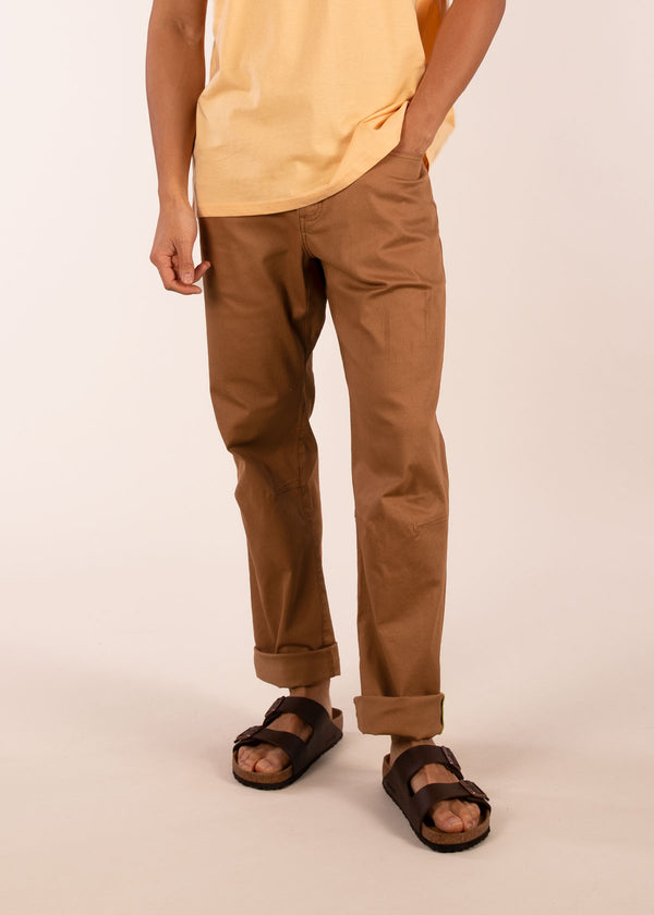 3rd rock organic cotton twill trousers for active lifestyle - Donald is 6ft 1″  with a 30" waist, 36" hips & a 33" inseam and is wearing a size 30LL. M