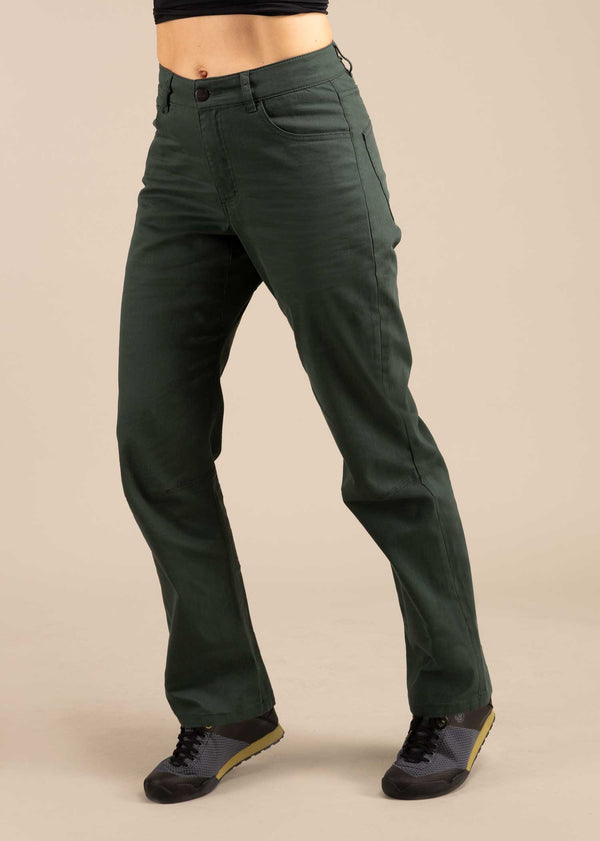3RD ROCK Johnson Stretch Twill Nori Green Trousers - Jess is 5ft 8” with a  29" waist, 38" hips & a 32.5" inseam and is wearing a size 28RL.