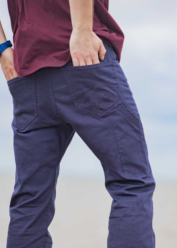 Our orgnaic cotton Johnson trousers still features our signature stitched back pocket logo + a new utility side pocket. M