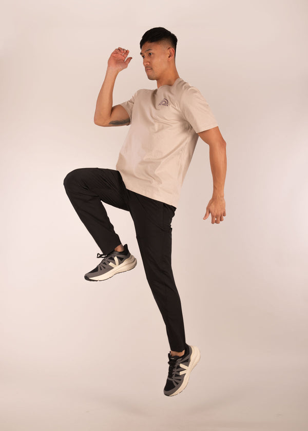 3RD ROCK hiro light recycled performance trousers - Donald is 6ft1″ with a 30" waist, 36" hips & a 33" inseam and is wearing a size 30LL. M