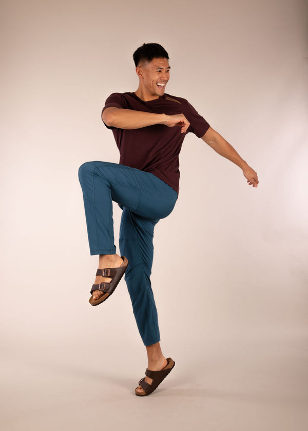 3RD ROCK hiro light performance lightweight climbing trousers - Donald is 6ft1″ with a 30" waist, 36" hips & a 33" inseam and is wearing a size 30LL. M