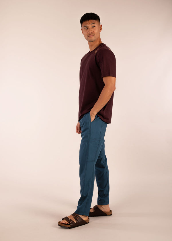 3RD ROCK hiro light technical recycled climbing trousers - Donald is 6ft1″ with a 30" waist, 36" hips & a 33" inseam and is wearing a size 30LL. M