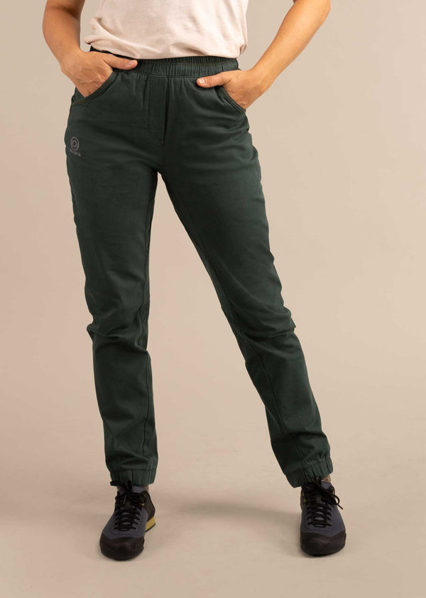 3RD ROCK Margo climbing and adventure trousers - Jess is 5ft 8” with a  29" waist, 38" hips & a 32.5" inseam and is wearing a size 28RL.
