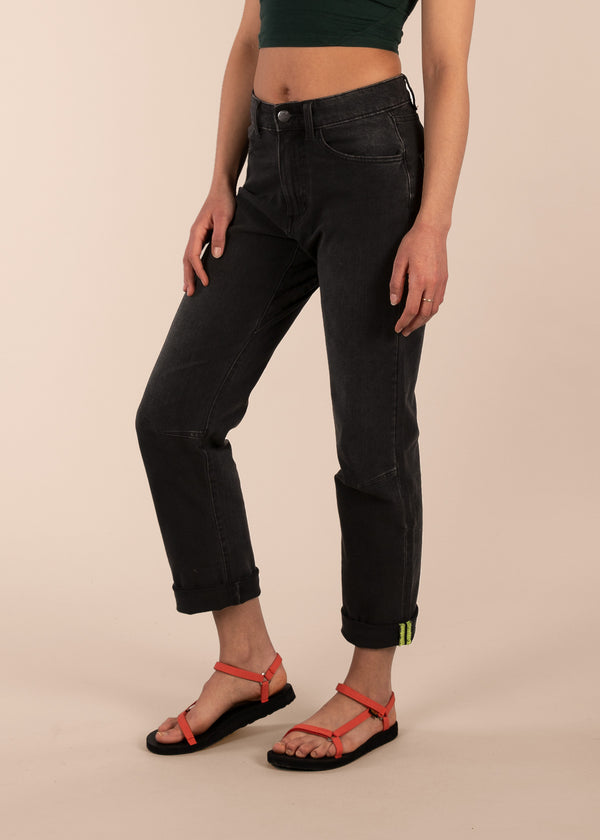 Aaliyah is 5ft 8" with a 26" waist, 35" hips & a 33" inseam and is wearing a size 26RL