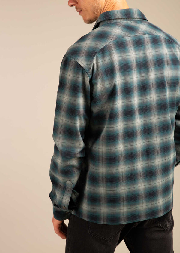 3RD ROCK Ranger recycled buttoned shirt - Jerome is 5ft 10" with a 38" chest and is wearing a size L.