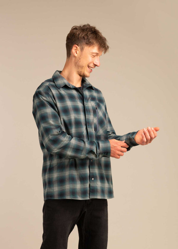 3RD ROCK clothing active buttoned flannel shirt - Jerome is 5ft 10" with a 38" chest and is wearing a size L.