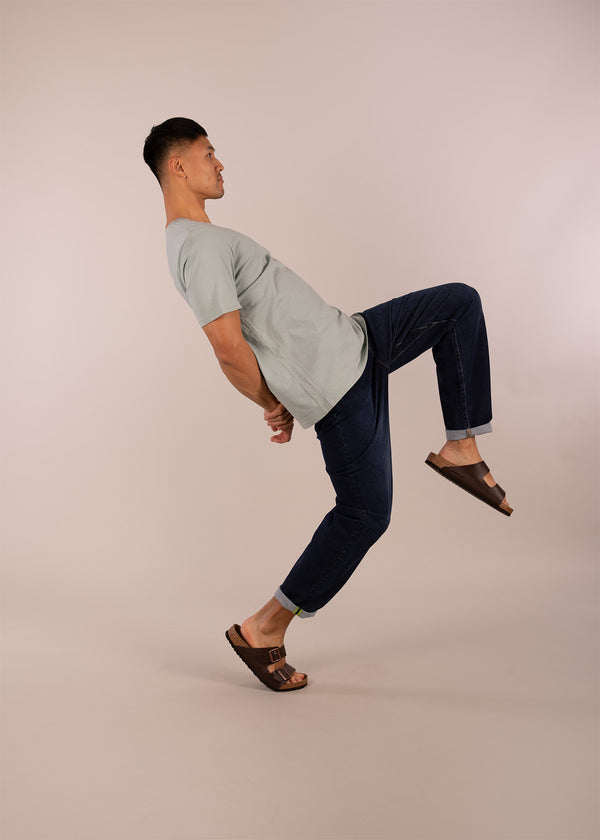 3rd rock sustainable movement denim Gaia jeans - Donald is 6ft 1″  with a 30" waist, 36" hips & a 33" inseam and is wearing a size 30LL. M