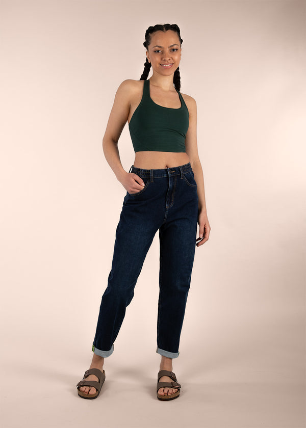 3rd rock sustainable movement denim jeans with a relaxed fit - Aaliyah is 5ft 8" with a 26" waist, 35" hips & a 33" inseam and is wearing a size 26RL. F