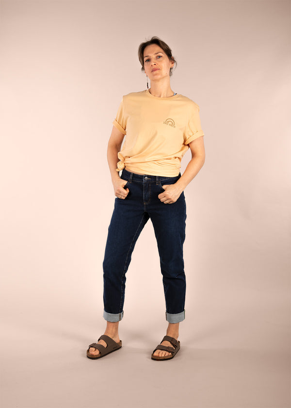 3rd rock Jupiter eco jeans for active lifestyles - Jess is 5ft 8” with a  29" waist, 38" hips & a 32.5" inseam and is wearing a size 28RL. F