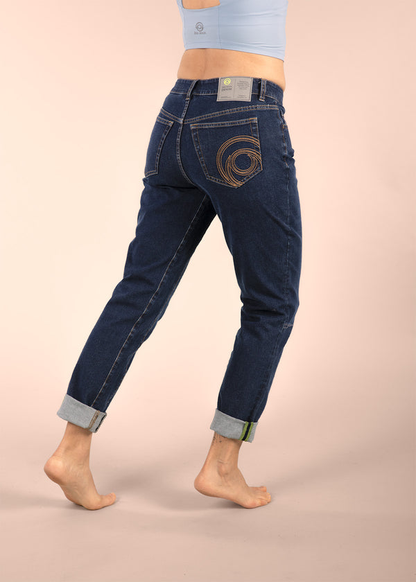 3rd rock Jupiter eco jeans for active lifestyles - Jess is 5ft 8” with a  29" waist, 38" hips & a 32.5" inseam and is wearing a size 28RL. F