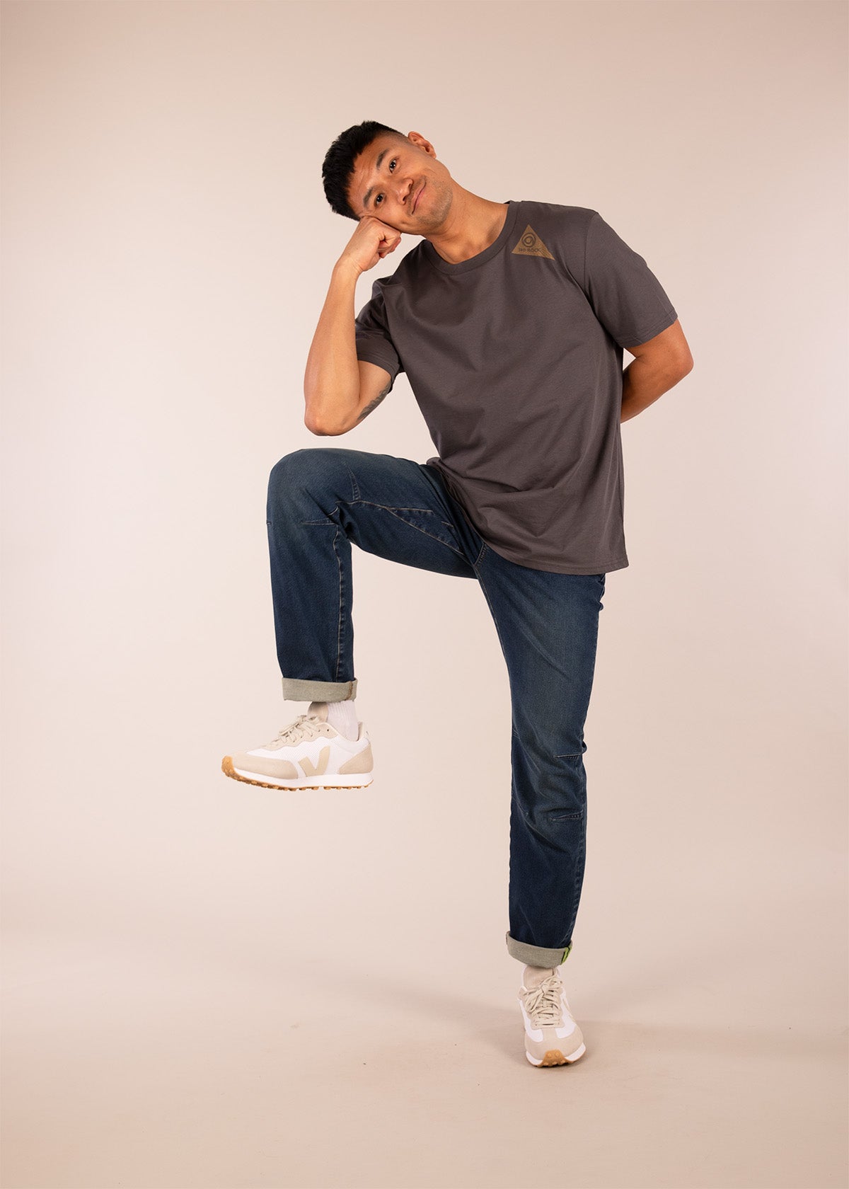 3RD ROCK Mercury sustainable movement jeans - Donald is 6ft1″  with a 30" waist, 36" hips & a 33" inseam and is wearing a size 30LL.