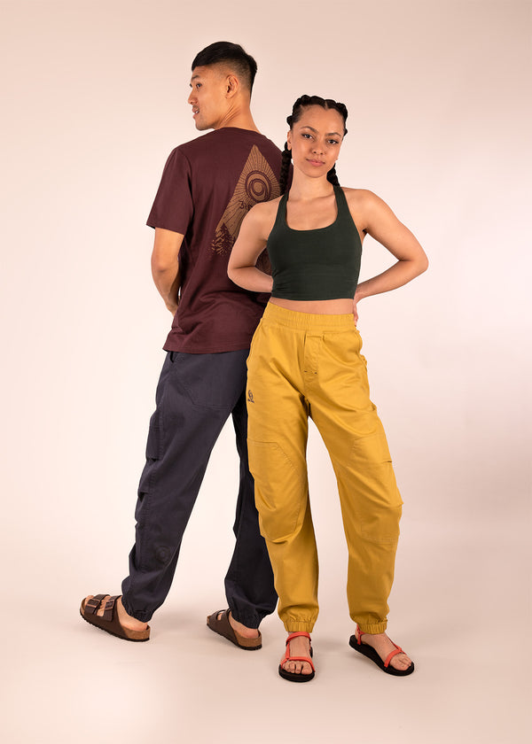Donald is 6ft 1″  with a 30" waist, 36" hips & a 33" inseam and is wearing a size 30LL
Aaliyah is 5ft 8" with a 26" waist, 35" hips & a 33" inseam and is wearing a size 26RL