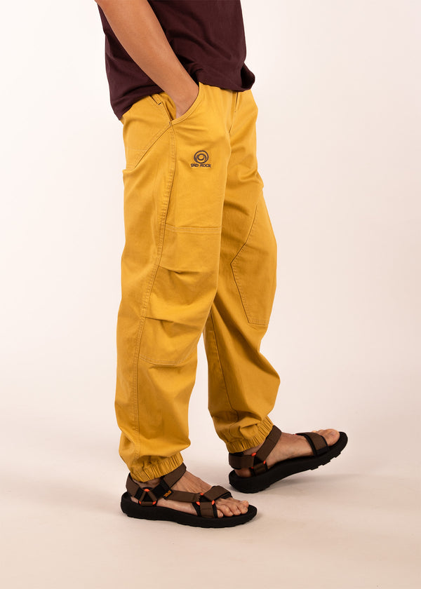 3rd rock clothing nova trousers - Donald is 6ft 1″  with a 30" waist, 36" hips & a 33" inseam and is wearing a size 30LL. M
