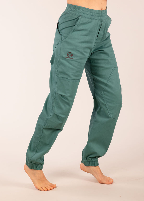 3rd rock clothing reinforced nova climbing trousers - Jess is 5ft 8” with a  29" waist, 38" hips & a 32.5" inseam and is wearing a size 28RL. F