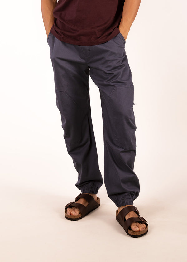 3rd rock clothing reinforced nova climbing trousers - Donald is 6ft 1″  with a 30" waist, 36" hips & a 33" inseam and is wearing a size 30LL. M