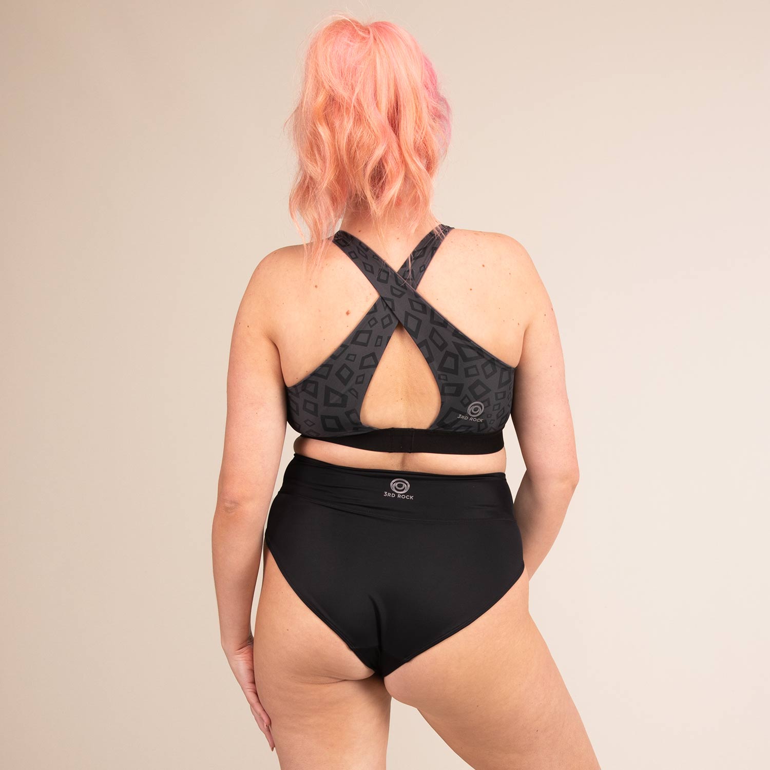 EQUINOX MINIMAL LEOPARD | Reversible Recycled Sports Bra | 3RD ROCK Clothing -  Sophie is a 34G with a 32" underbust, 40.5" overbust and wears a size 16 F