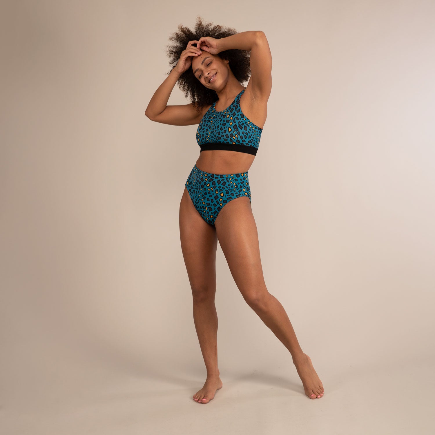 EQUINOX MINIMAL REPTILE | Reversible Recycled Sports Bra | 3RD ROCK Clothing -  Kendal is a 34D with a 32" underbust, 36" overbust and wears a size 12 F