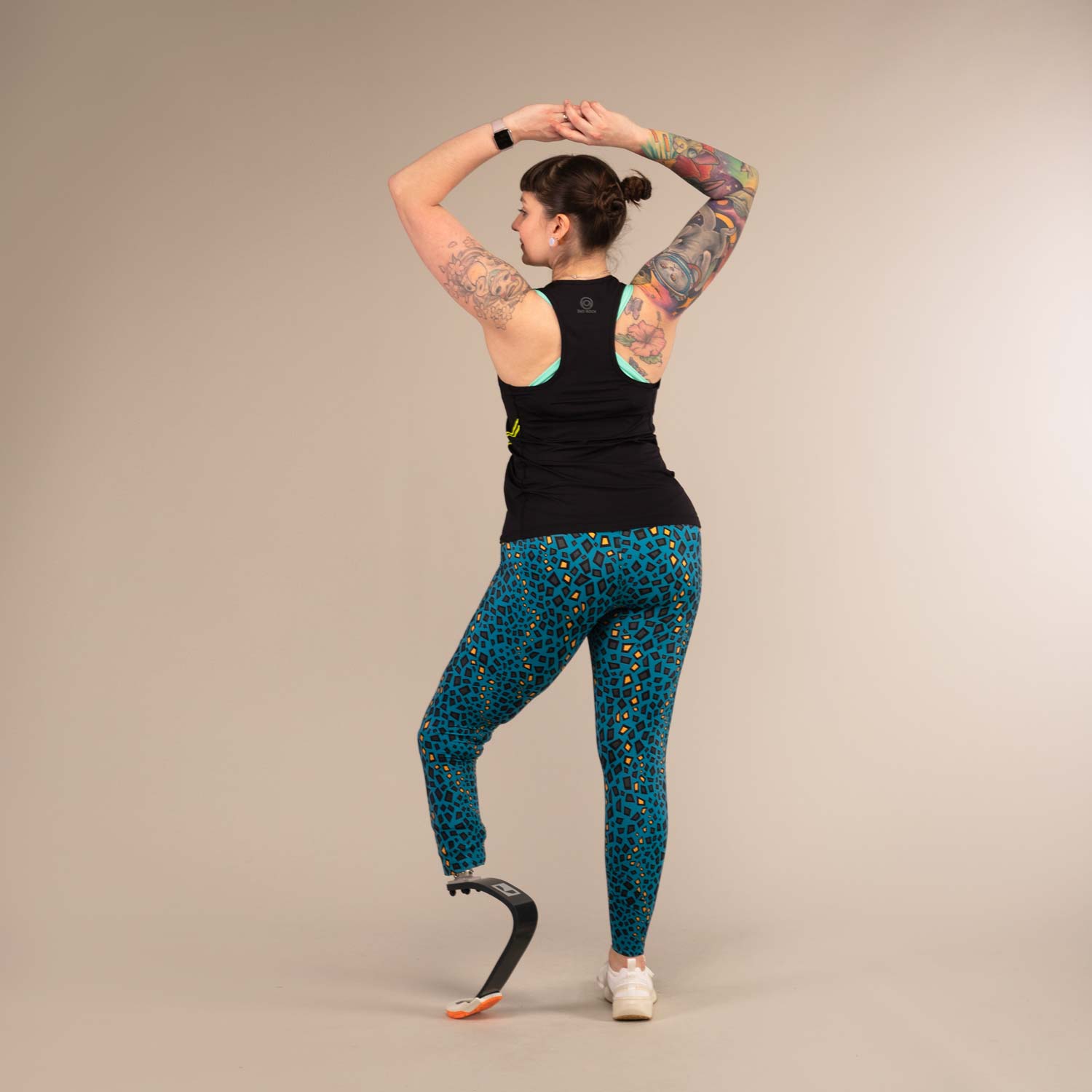 TITAN MINIMAL REPTILE | Printed Recycled Leggings | 3RD ROCK Clothing -  Laura is 5ft 6 with a 31.5" waist, 43" hips and wears a size 14 F