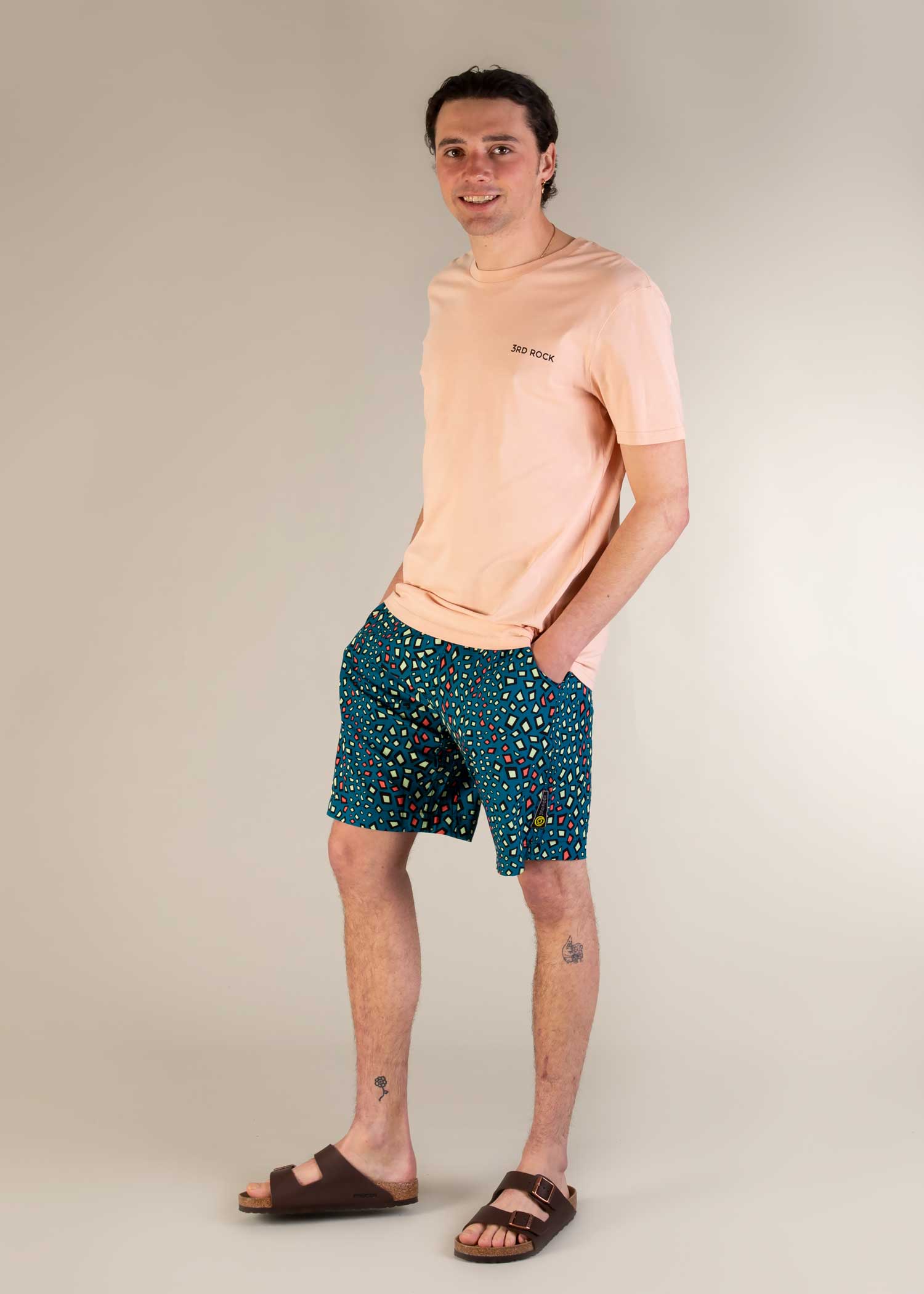 3RD ROCK Sustainable Mens shorts - Kai is 6ft 1" with a 32" waist and is wearing a 32. M