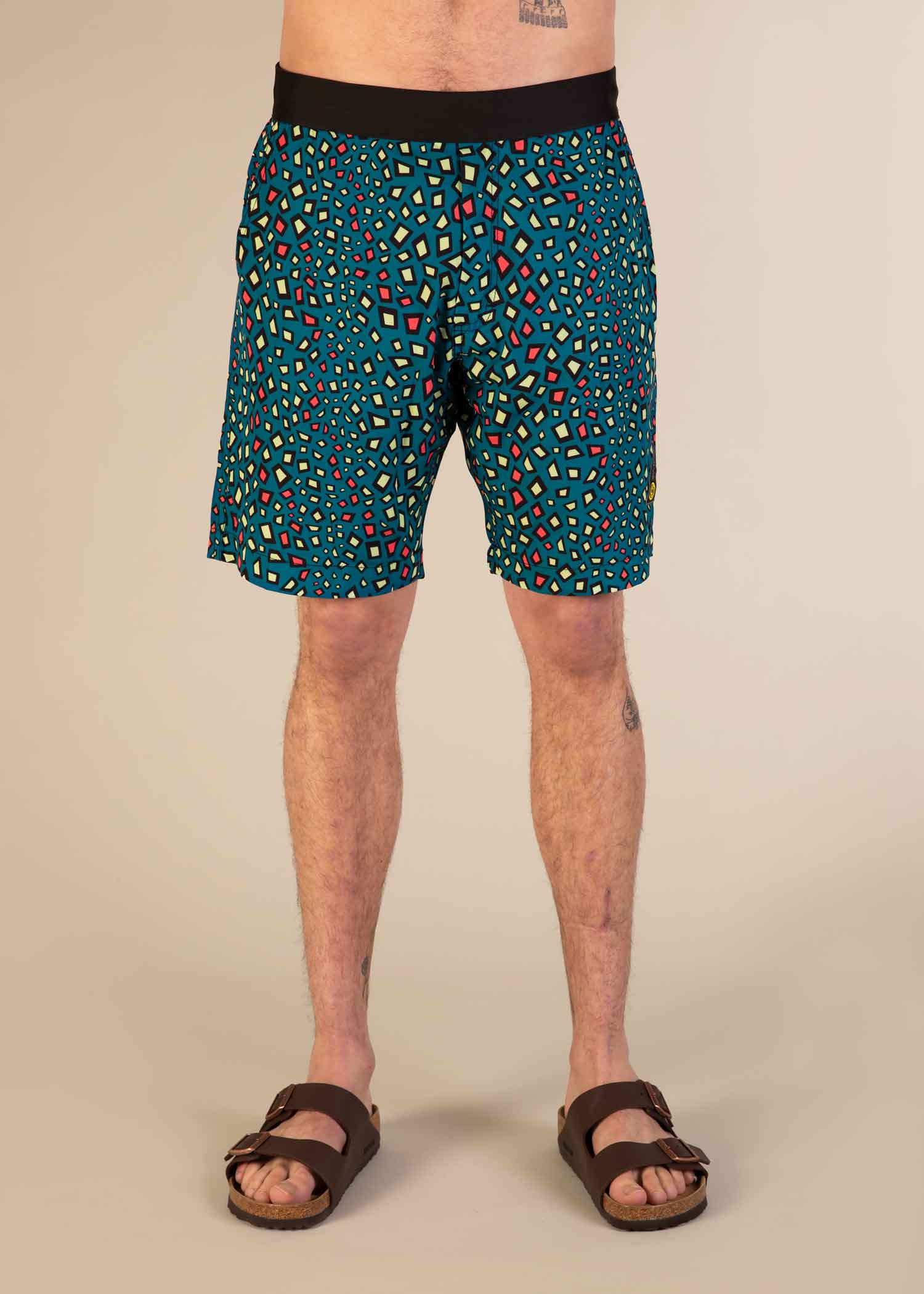 3RD ROCK Adventure shorts in minimal gecko - Kai is 6ft 1" with a 32" waist and is wearing a 32. M