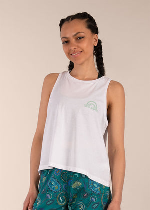 3RD ROCK lightweight summer organic cotton vest - Aaliyah is 5ft8