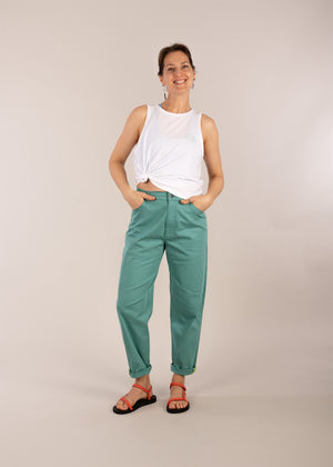 Jess is 5ft 8” with a  29