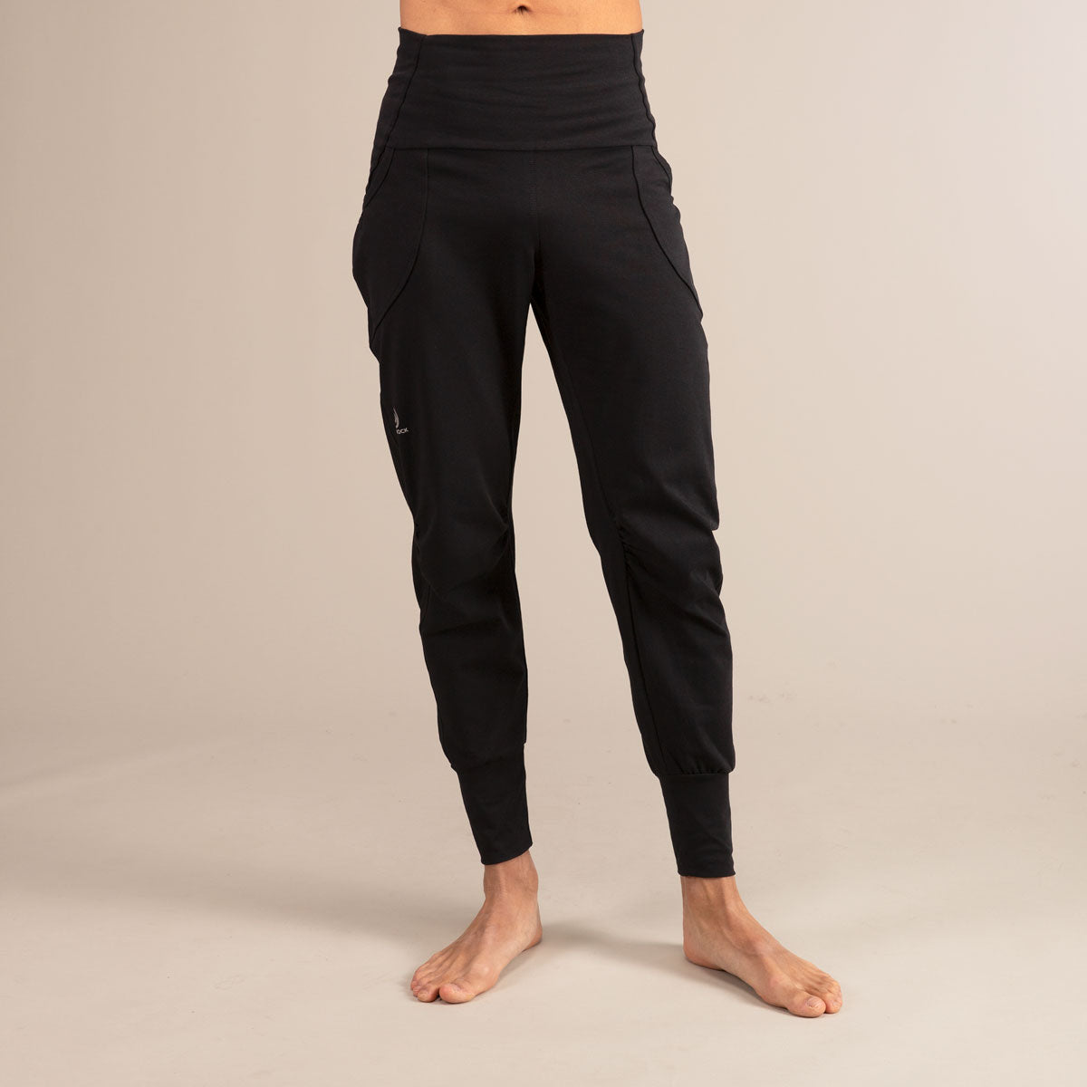 BATABOOM Sweatpants | Super Soft Organic Sweats | 3RD ROCK Clothing -  Donald is 6ft 1 with a 29" waist, 36" hips and wears a 30/LL.  M