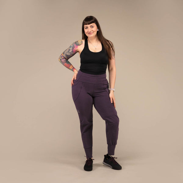 BATABOOM Sweatpants | Super Soft Organic Sweats | 3RD ROCK Clothing -  Laura is 5ft 6 with a 31" waist, 43" hips and wears a size 32/RL.  F