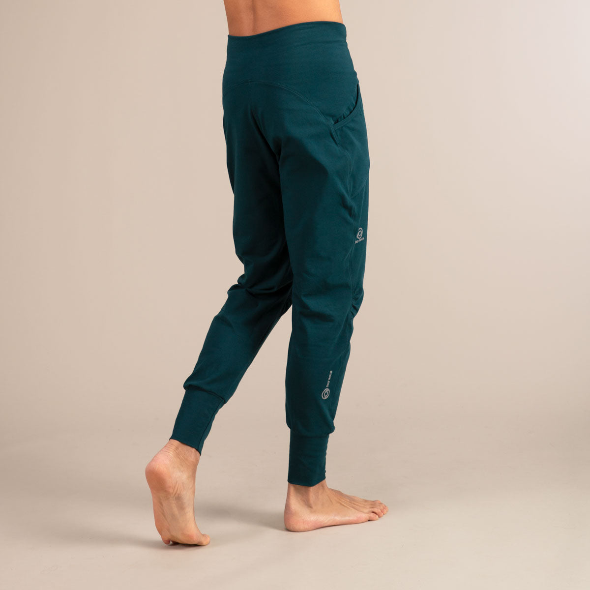 BATABOOM Sweatpants | Super Soft Organic Sweats | 3RD ROCK Clothing -  Donald is 6ft 1 with a 29" waist, 36" hips and wears a 30/LL.  M