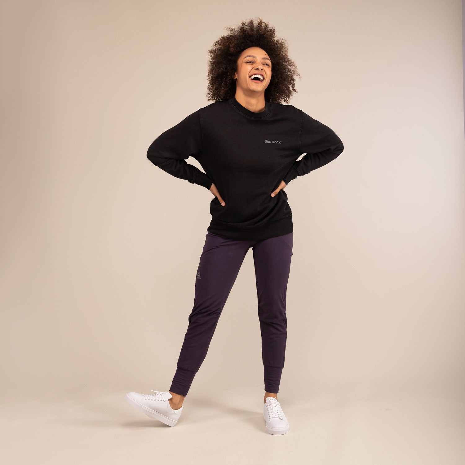 BELLAMY SWEATSHIRT |  Organic Cotton Sweatshirt | 3RD ROCK Clothing -  Kendal is 5ft 8 with a 36" bust and wears a size M F