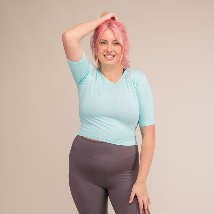 Sophie is 5ft 9 with a 40.5" bust and wears a size L