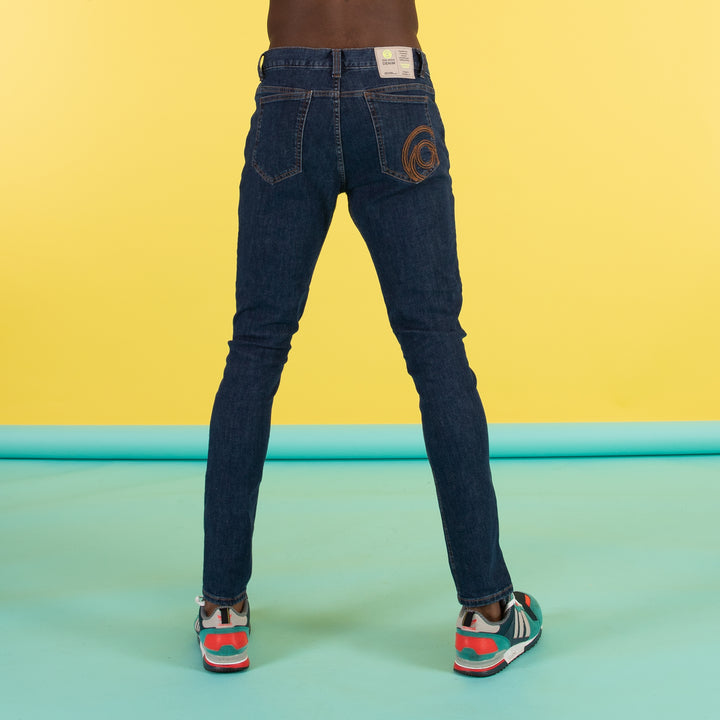 aaa Darron is 6ft 2" with a 30" waist, 34" inseam and wears a 30/LL.