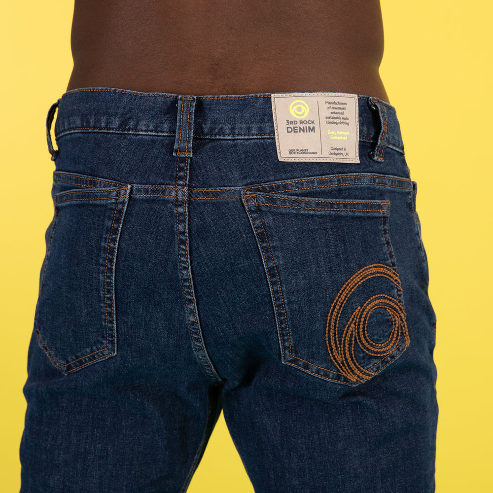 aaa Darron is 6ft 2" with a 30" waist, 34" inseam and wears a 30/LL.