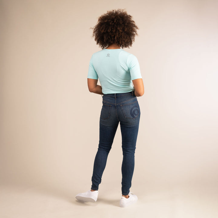 Kendal is 5ft 8 with a 36" bust and wears a size M