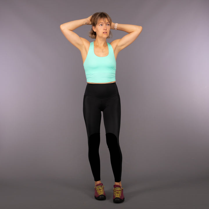 aaa Jessica is 5ft 7" with a 32" inseam, 30" waist and 39" hip and wears a 10.
