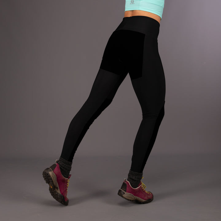 aaa Mia is 5ft 7" with a 32" inseam, 25" waist and 35" hip and wears a size 8. 