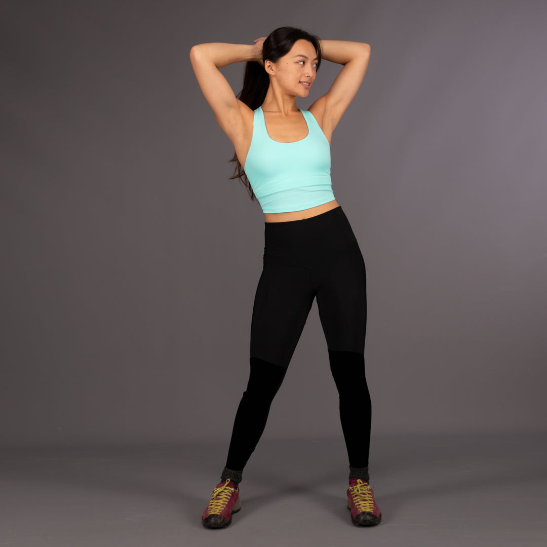 aaa Mia is 5ft 7" with a 32" inseam, 25" waist and 35" hip and wears a size 8. 