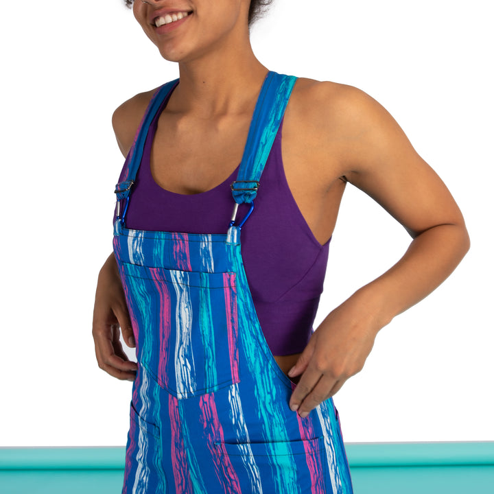aaa Kendal is 5ft8" with a 28" waist, 38" hips and wears a size 10.