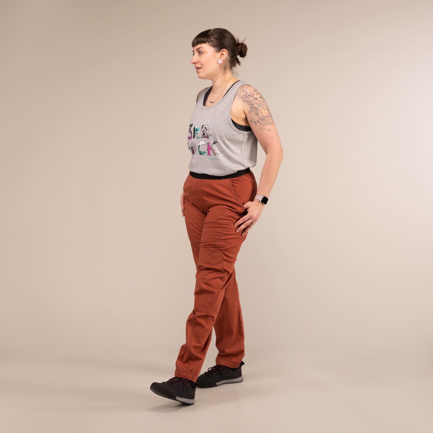 SUPERNOVA TROUSERS | Climbing Organic Stretch Trousers | 3RD ROCK Clothing -  Laura is 5ft 6 with a 31" waist, 43" hips and wears a size 32/RL. F