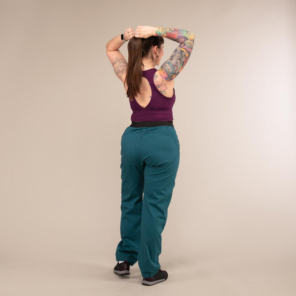 SUPERNOVA TROUSERS | Climbing Organic Stretch Trousers | 3RD ROCK Clothing -  Laura is 5ft 6 with a 31" waist, 43" hips and wears a size 32/RL. F