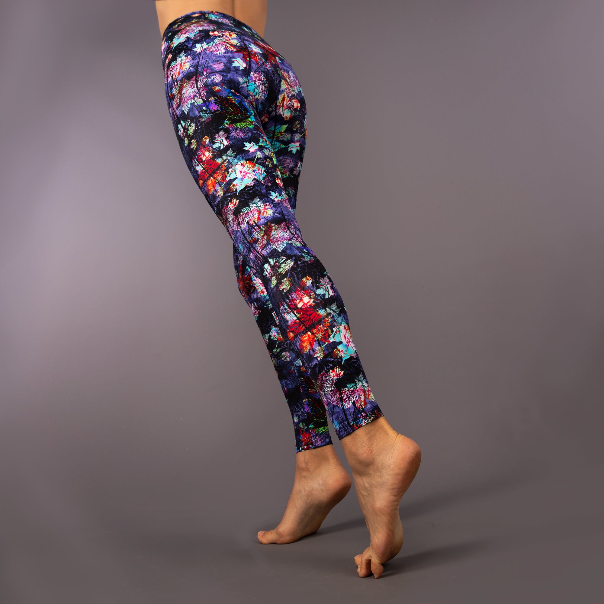 TITAN CRUNCH Leggings | Recycled Fabric with Autumn Print | 3RD ROCK Clothing -  Jessica is 5ft 7" with a 32" inseam, 29" waist and 38.5" hip and can wears a size 10. F