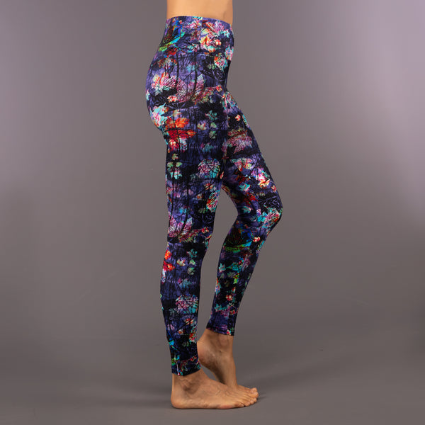 TITAN CRUNCH Leggings | Recycled Fabric with Autumn Print | 3RD ROCK Clothing -  Jessica is 5ft 7" with a 32" inseam, 29" waist and 38.5" hip and can wears a size 10. F