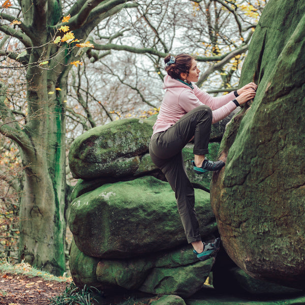 Sid bouldering outdoors in 3RD ROCK Clothing HIRO Trousers. F